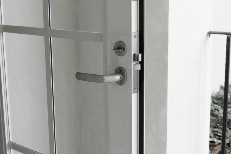 Porte d'entr&eacute;e &agrave; Wolfgantzen : s&eacute;curit&eacute; et esth&eacute;tique