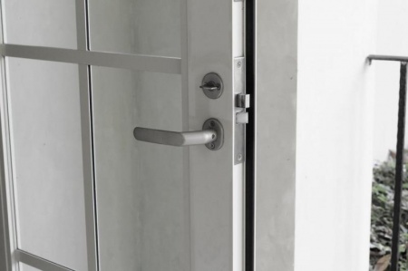 Porte d'entr&eacute;e &agrave; Wolfgantzen : s&eacute;curit&eacute; et esth&eacute;tique